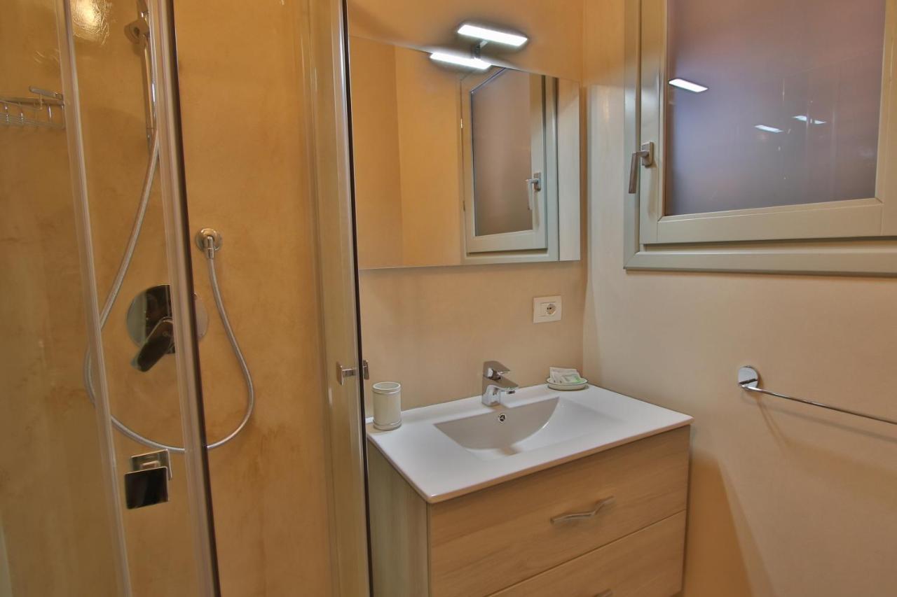 Les Chambres Au Centre 산테오도로 외부 사진